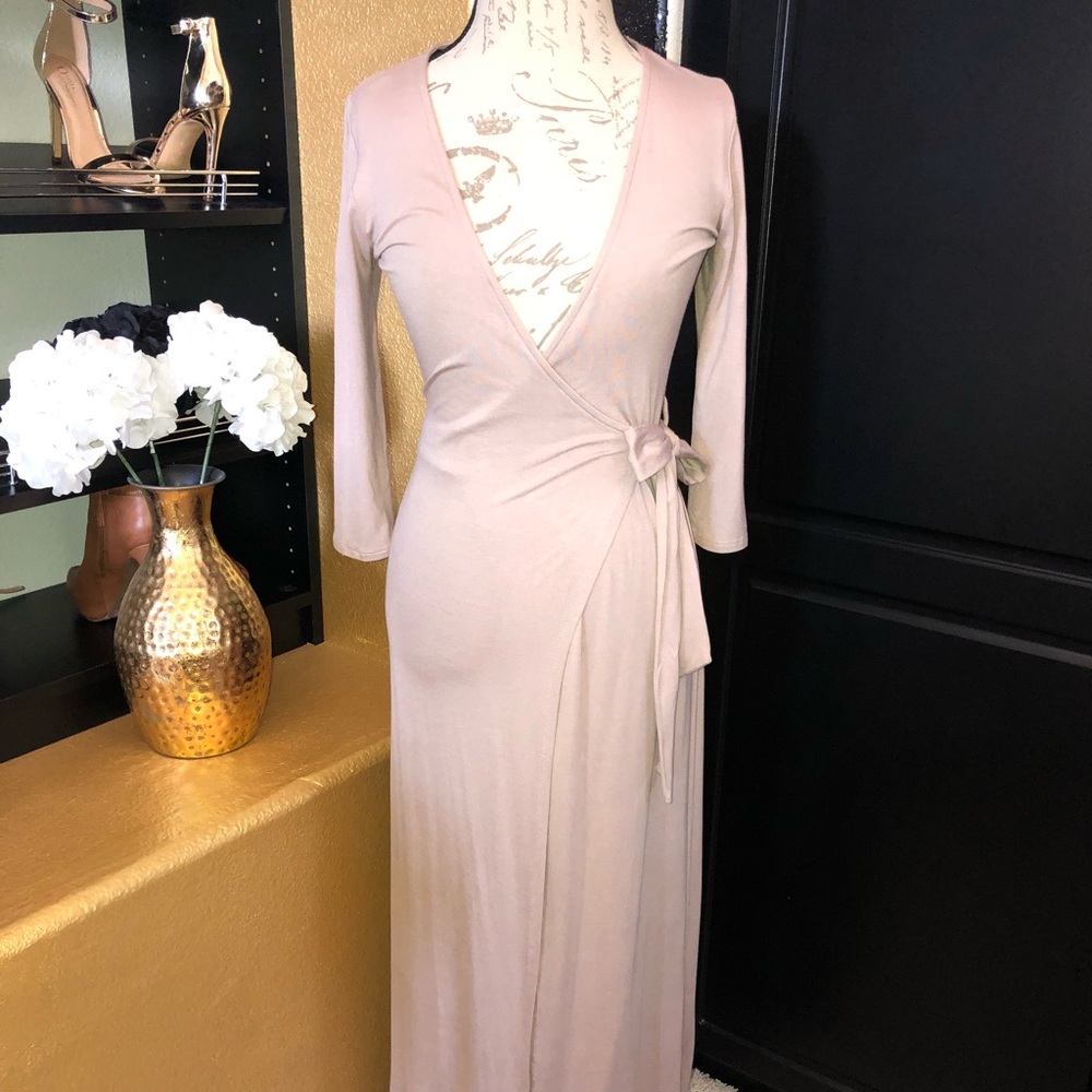 *Forver 21 blush form fitting wrap around dress*